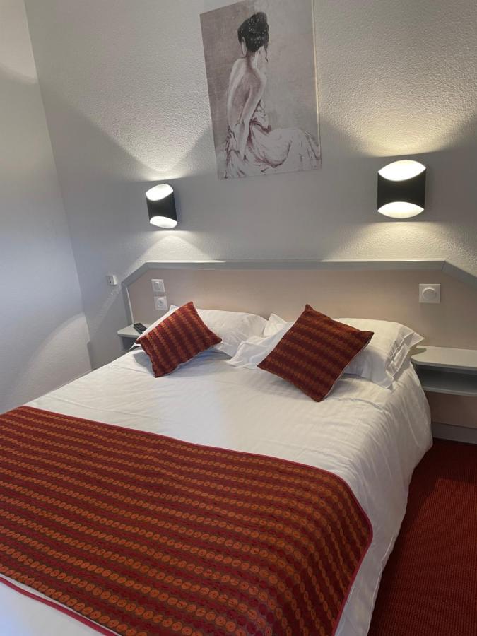 Hotel-Restaurant "Les Rochers" La Balme-de-Sillingy Eksteriør bilde